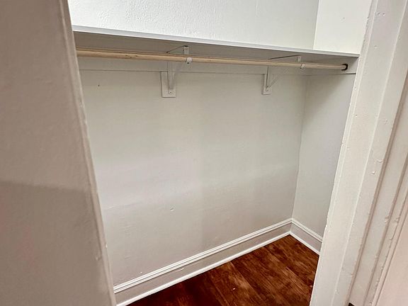 5th image of 945 Beacon Ave APT 106