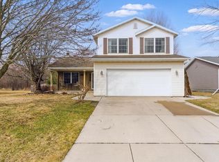 1336 E Ivy Ln, Manitowoc, WI 54220