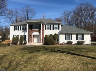 3 Mariner Dr, Randolph, NJ 07869