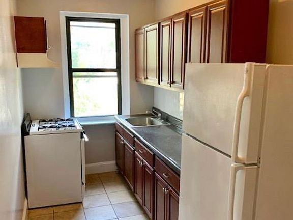 5th image of 67 Lenox Ave APT 3E