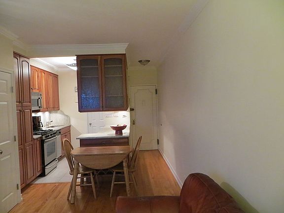 5th image of 419 E 78th St APT 4C