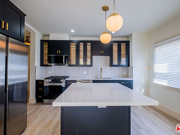 5th image of 216 N Catalina Ave #216B