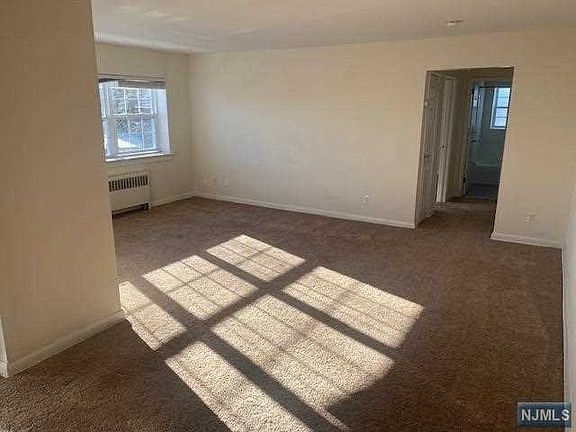 4th image of 542 4th Ave #1C