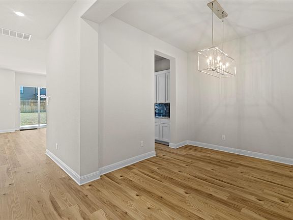 3rd image of 103 Periwinkle Ln