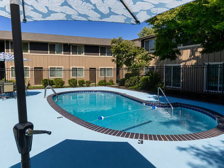 Fountain Court Apartments — Photo 49