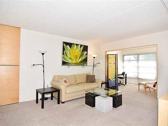 3rd image of 821 Patricia Ave APT 303