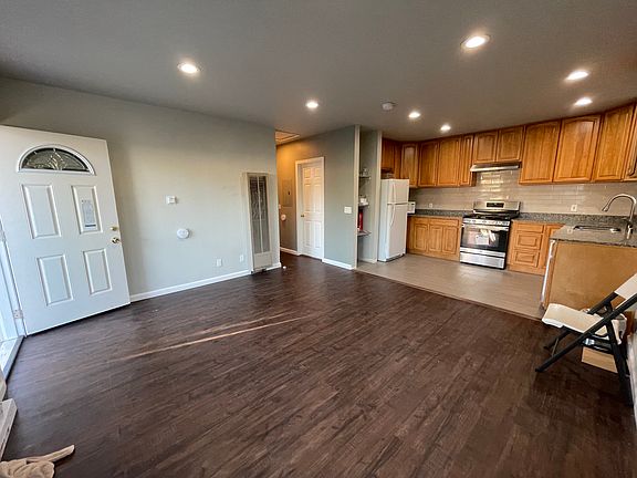 4th image of 733 Lassen St #A