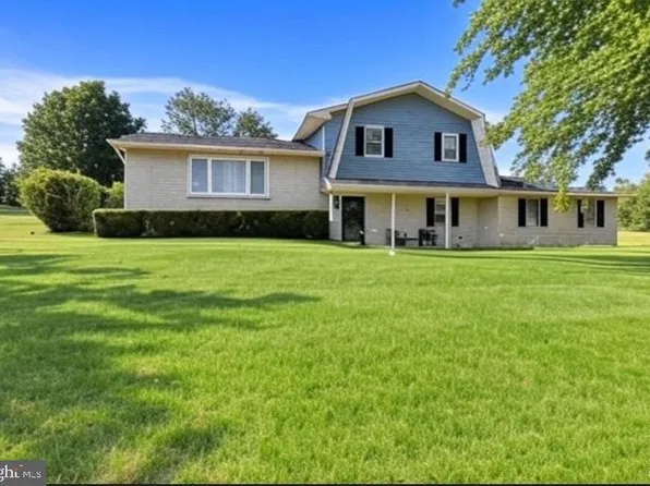 660 Onyx Cave Rd, Hamburg, PA 19526