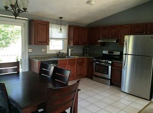 40 Justin Way, Cranston, RI 02910