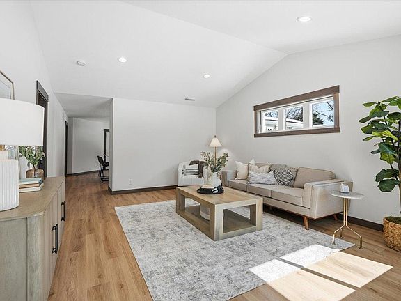 5th image of 501 Sundance St