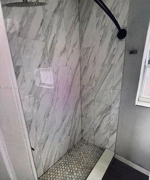 1329 NE 5th Ave #4 — Photo 4
