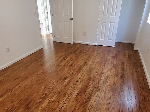 4th image of 36 Mersereau Ave #2F