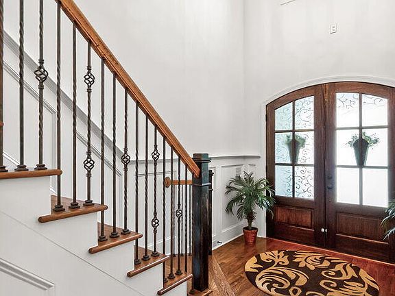 5th image of 4128 Field Oak Dr
