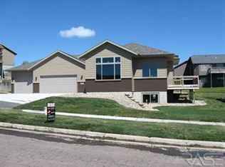 808 Quartz Ave, Brandon, SD 57005