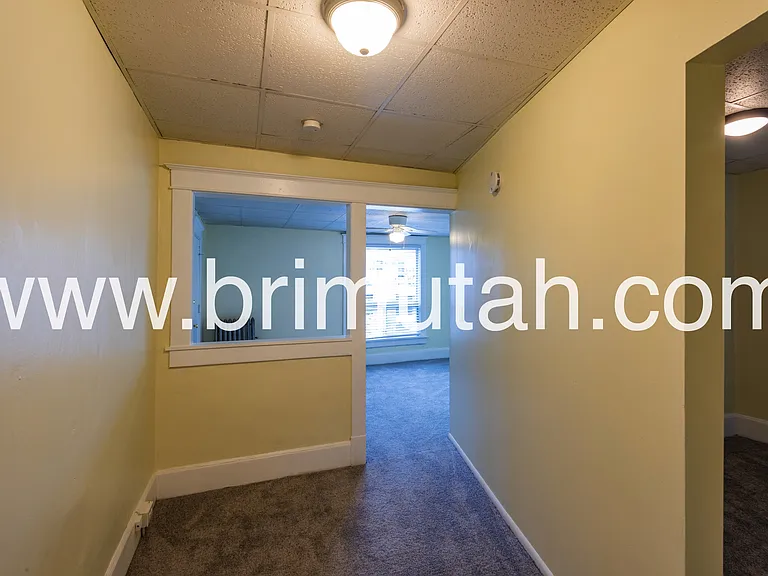 273-275 S 400 E #12 — Photo 3