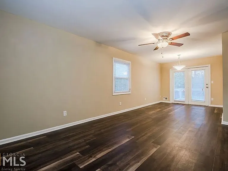537 Reba Rd — Photo 17