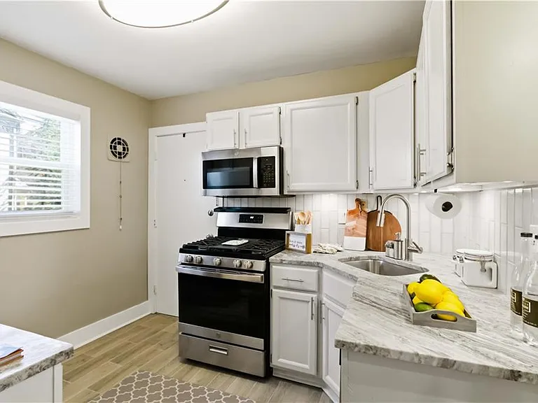 3660 Peachtree Rd NE #3H — Photo 10