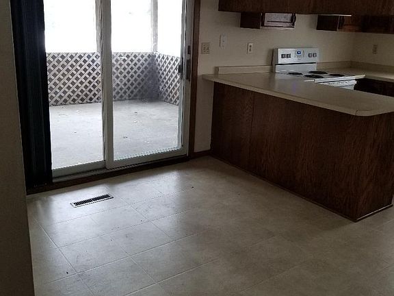 3rd image of 8386 144th St W