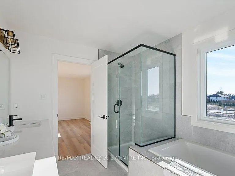 49 Lucas Rd #UPPER ONLY — Photo 34