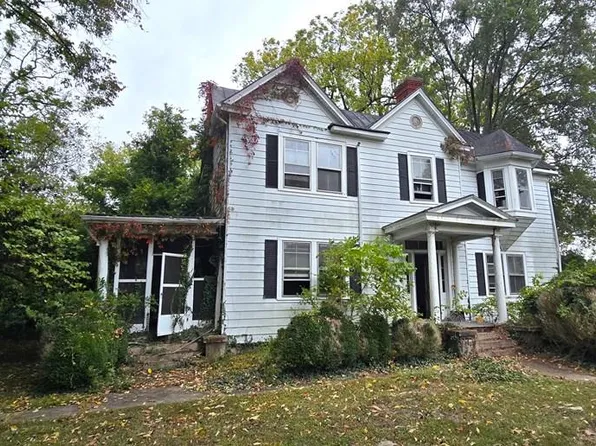 127 N Main St, Chatham, VA 24531