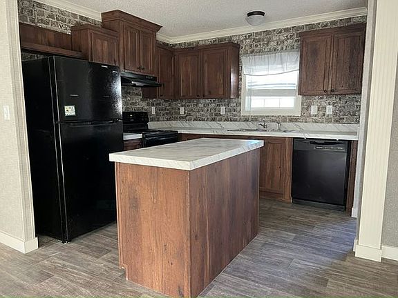 5th image of 323 Elm Ln #132