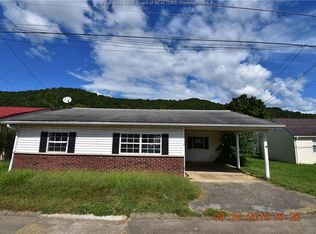 1115 Benamati Ave, Nitro, WV 25143