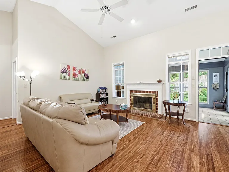 1634 Brightfield Pl — Photo 3