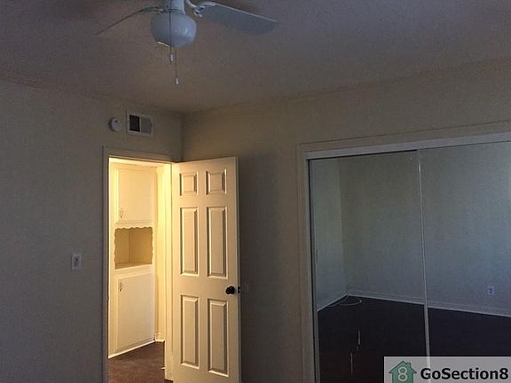 3rd image of 11611 Menlo Ave APT A