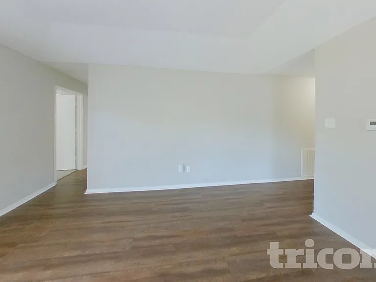 824 Hollow Creek Rd — Photo 3
