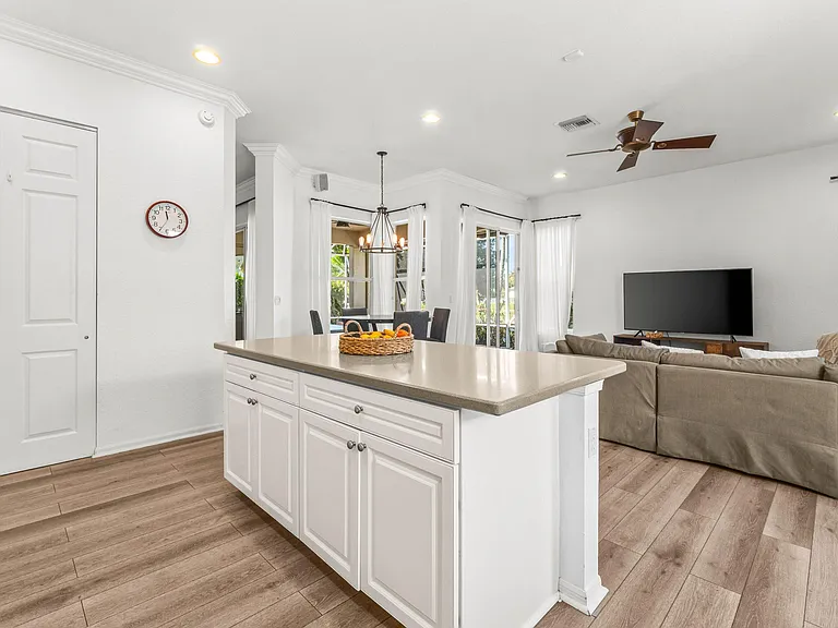 4621 Windward Cove Ln — Photo 30