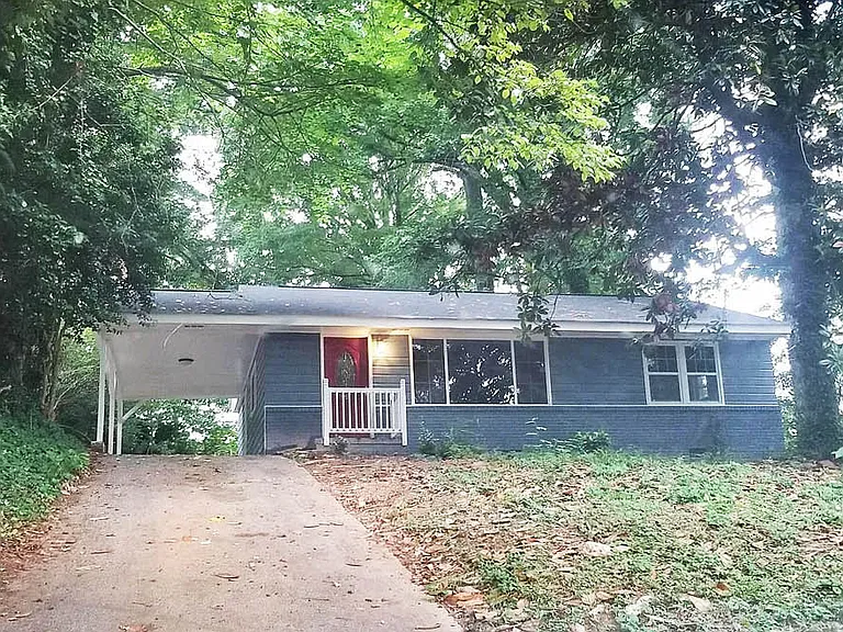 456 Fairburn Rd NW — Photo 3