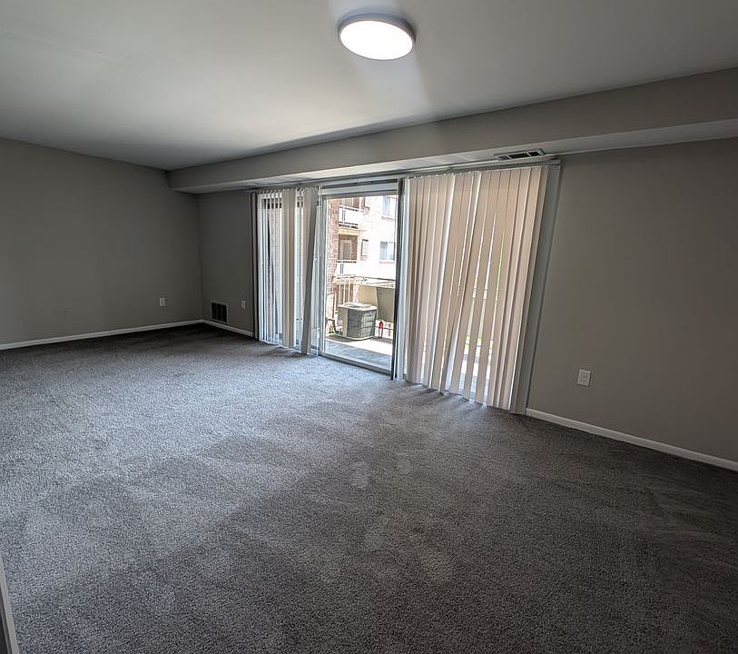 1st image of 4001 Clarks Ln APT 301