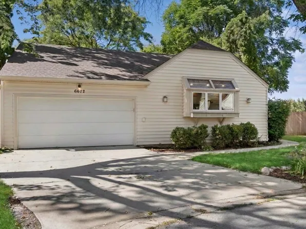 6612 Fernwood Dr, Lisle, IL 60532