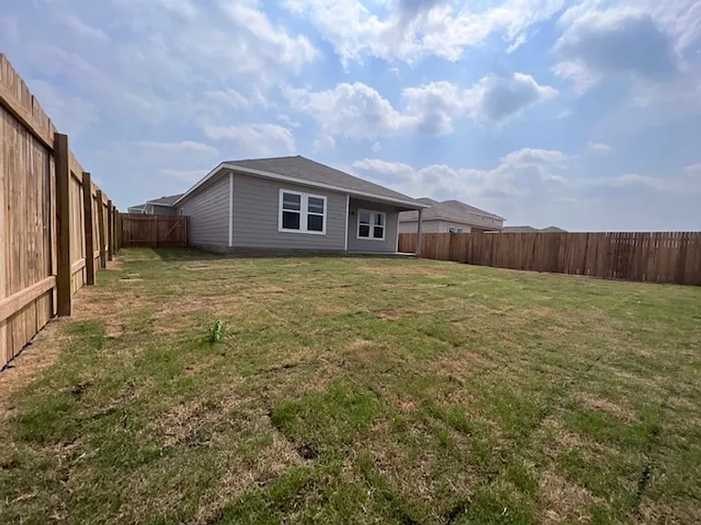 130 Rubrum Rd — Photo 21