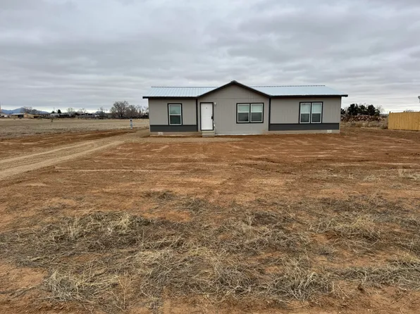 54 Capitan St, Moriarty, NM 87035
