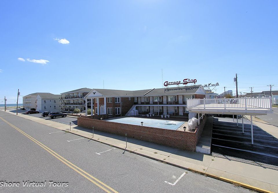1st image of 402 E Saint Paul Ave #202