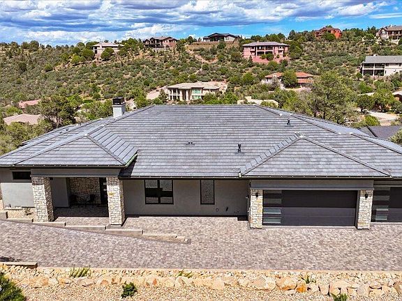 2nd image of 233 Sleepyglen Cir