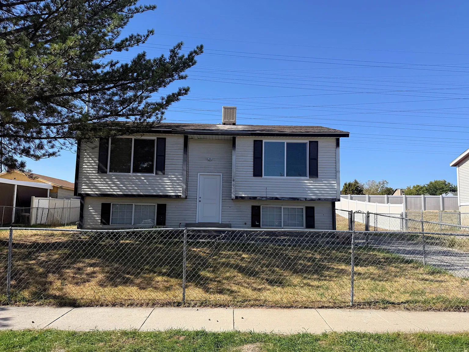5 bed, 1500 sqft, $2,150 — Photo 1