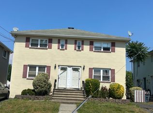 27 Grant St, Elmwood Park, NJ 07407