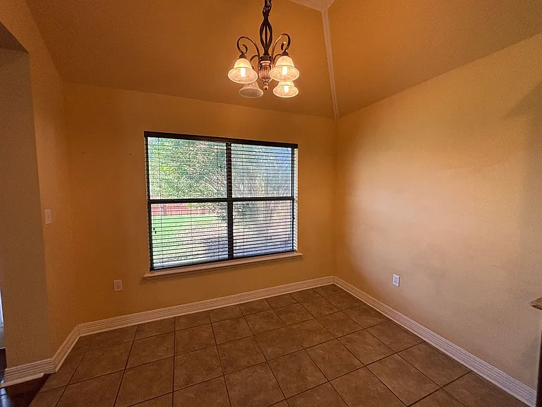 2218 Shumark Trl — Photo 7