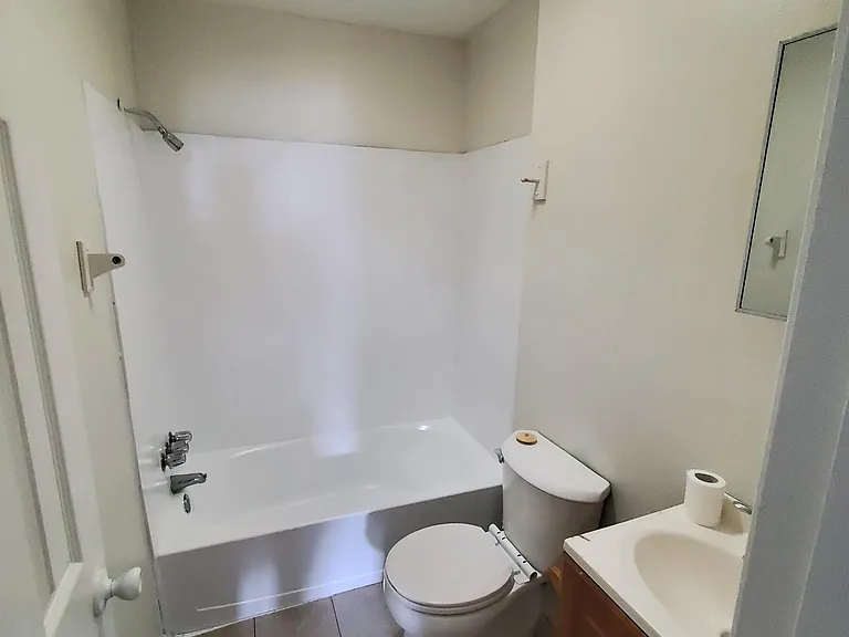 4205 Metropolitan Ave #202 — Photo 5