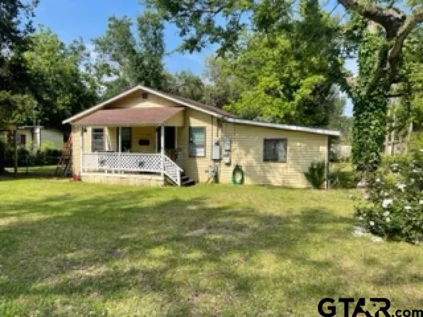 305 S Joy St, Troup, TX 75789