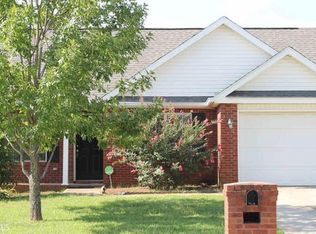 201 Falkirk Dr, Warner Robins, GA