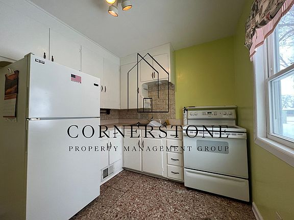 3rd image of 915 S 25th St