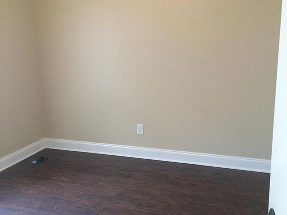 3rd image of 3006 Greenway Dr