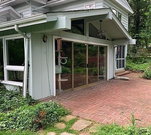5th image of 1027 Academy Dr