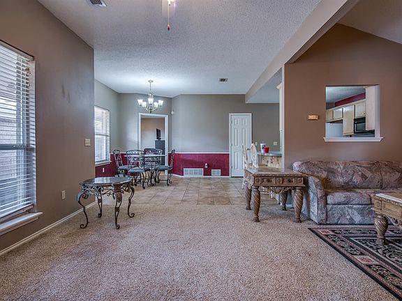 4th image of 1034 Iola Ave