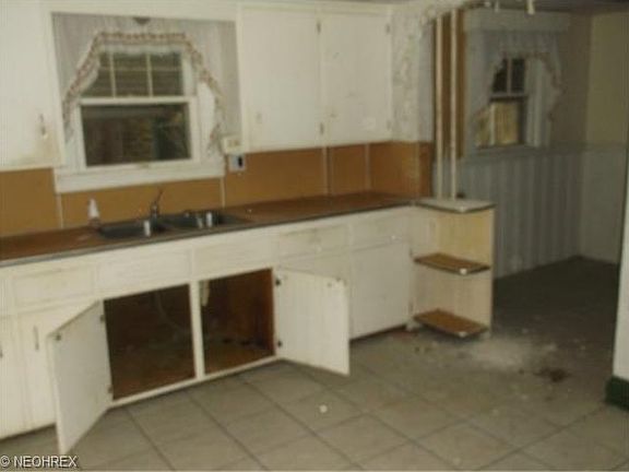 3rd image of 2514 Elm St