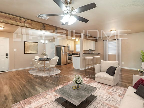 5th image of 131 SE Gardens Blvd