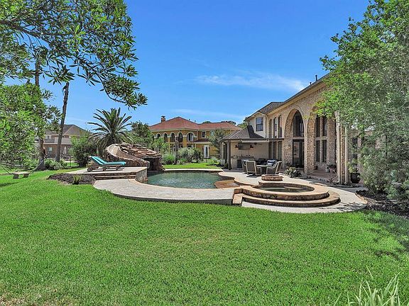 2nd image of 8923 Corbridge Dr